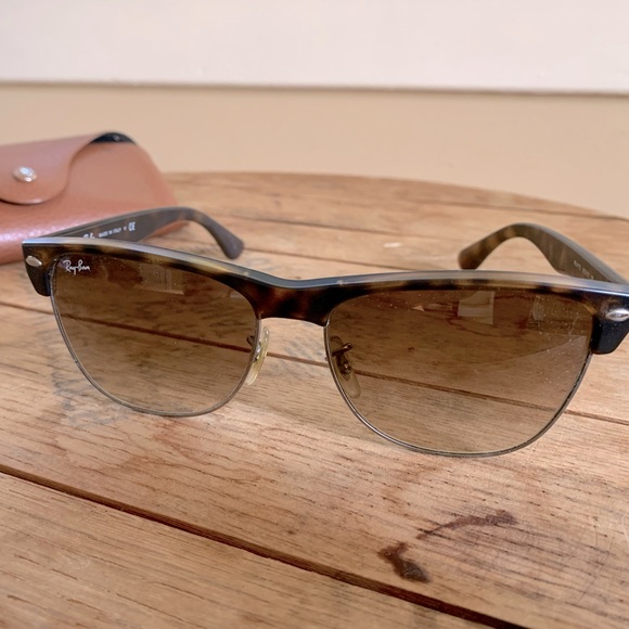 Ray-Ban Accessories - Clubmaster oversized classic Ray-ban sunglasses